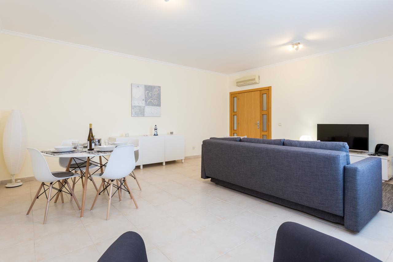 Pedros Apartment By Seewest ลากอส ภายนอก รูปภาพ