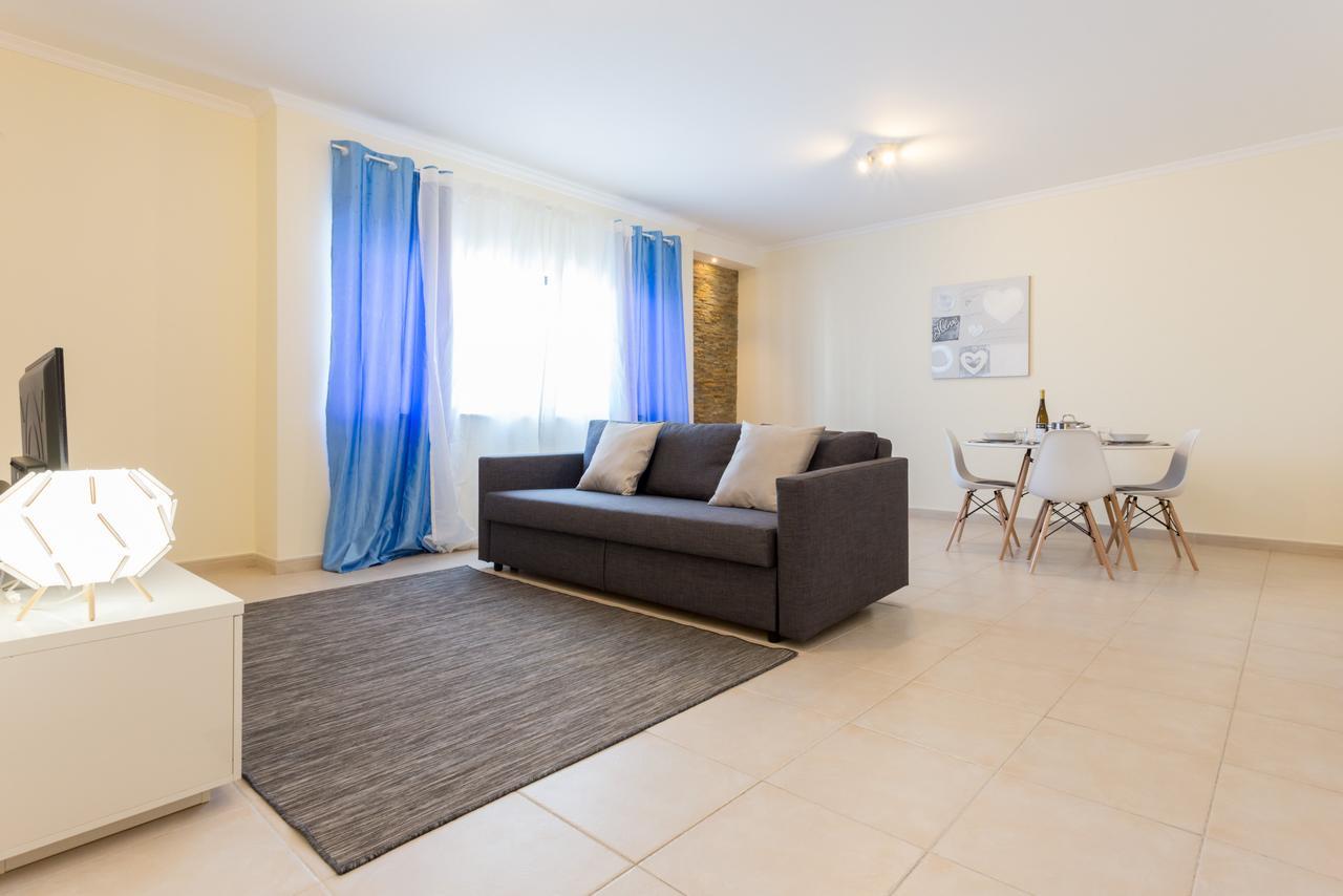 Pedros Apartment By Seewest ลากอส ภายนอก รูปภาพ