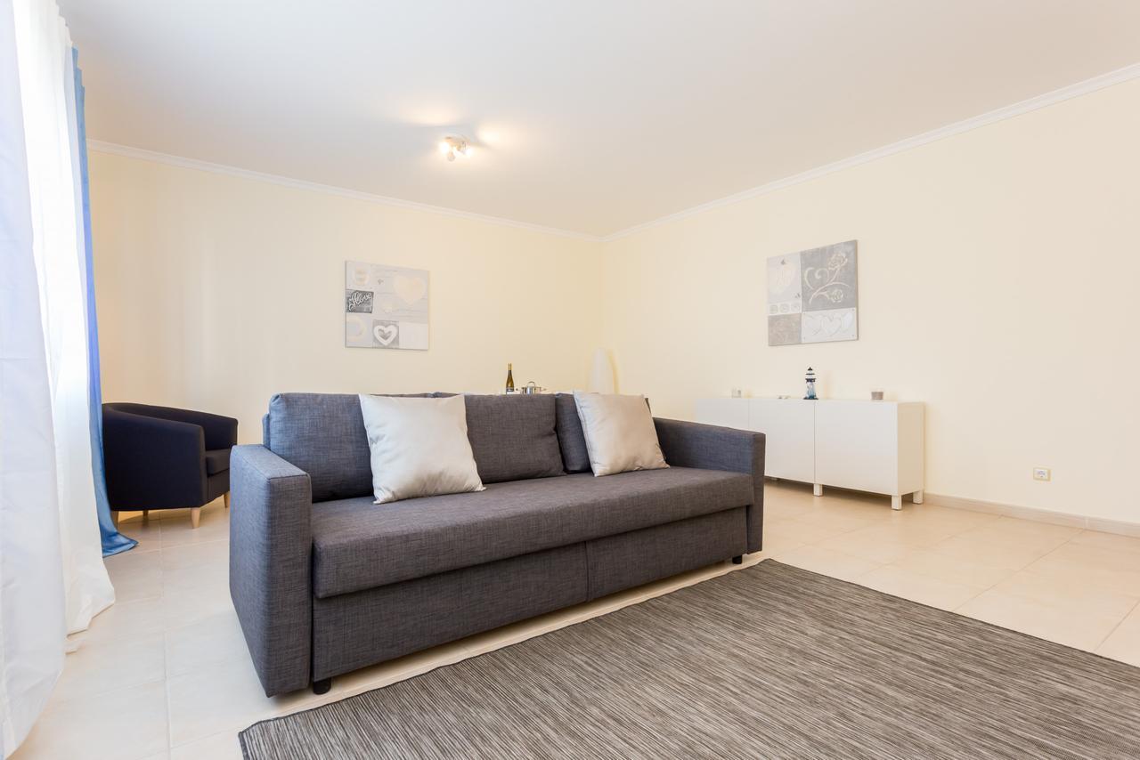 Pedros Apartment By Seewest ลากอส ภายนอก รูปภาพ